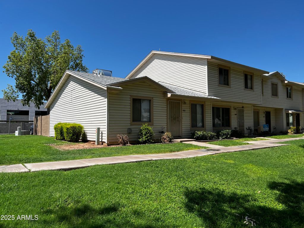 Photo of 5011 S Terrace Road, Tempe, AZ 85282 (MLS # 6929403)