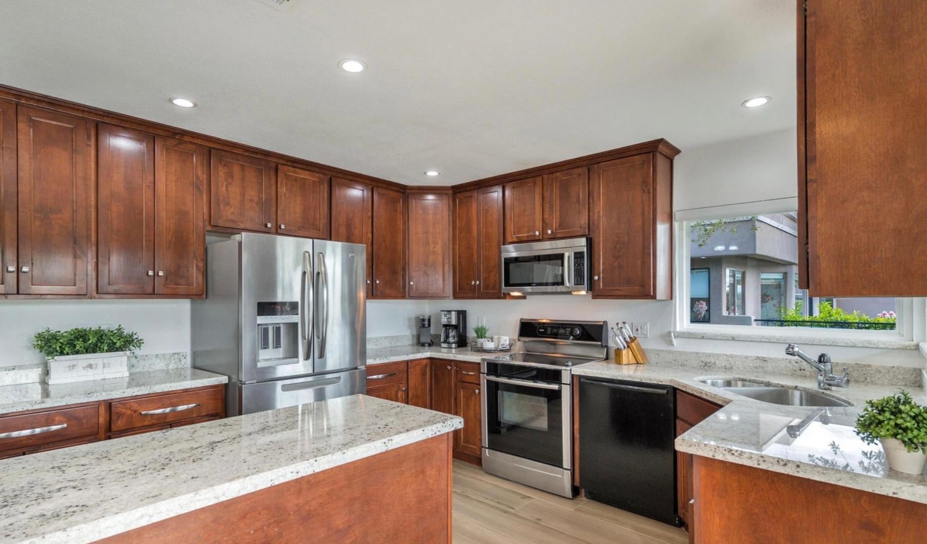 7837 E Via Marina --