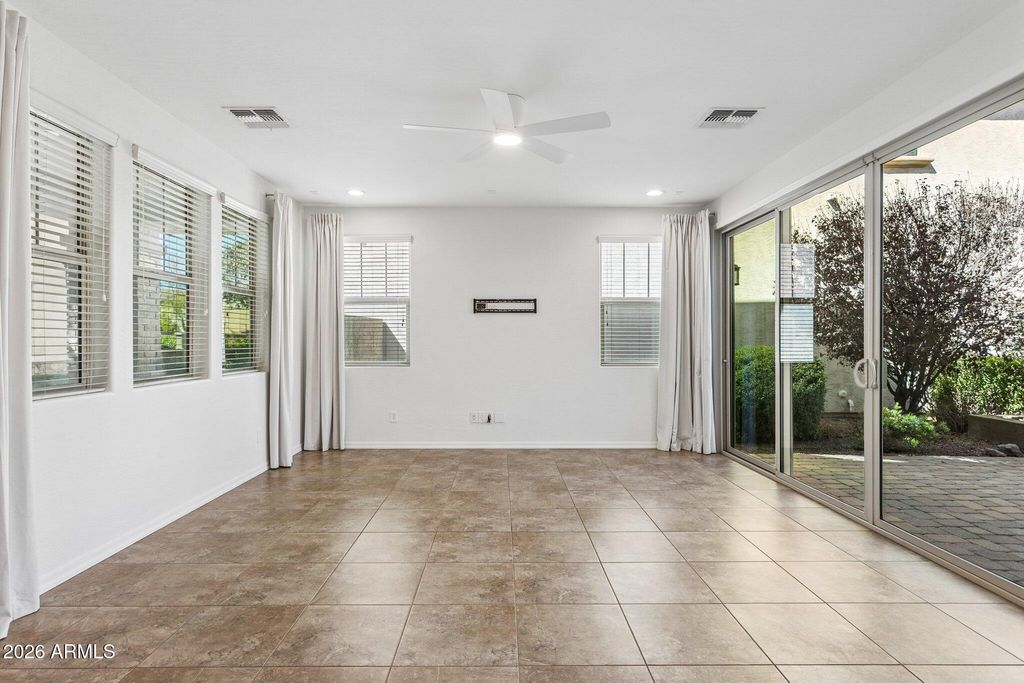 Photo of 922 S Agnes Lane, Gilbert, AZ 85296 (MLS # 7004090)