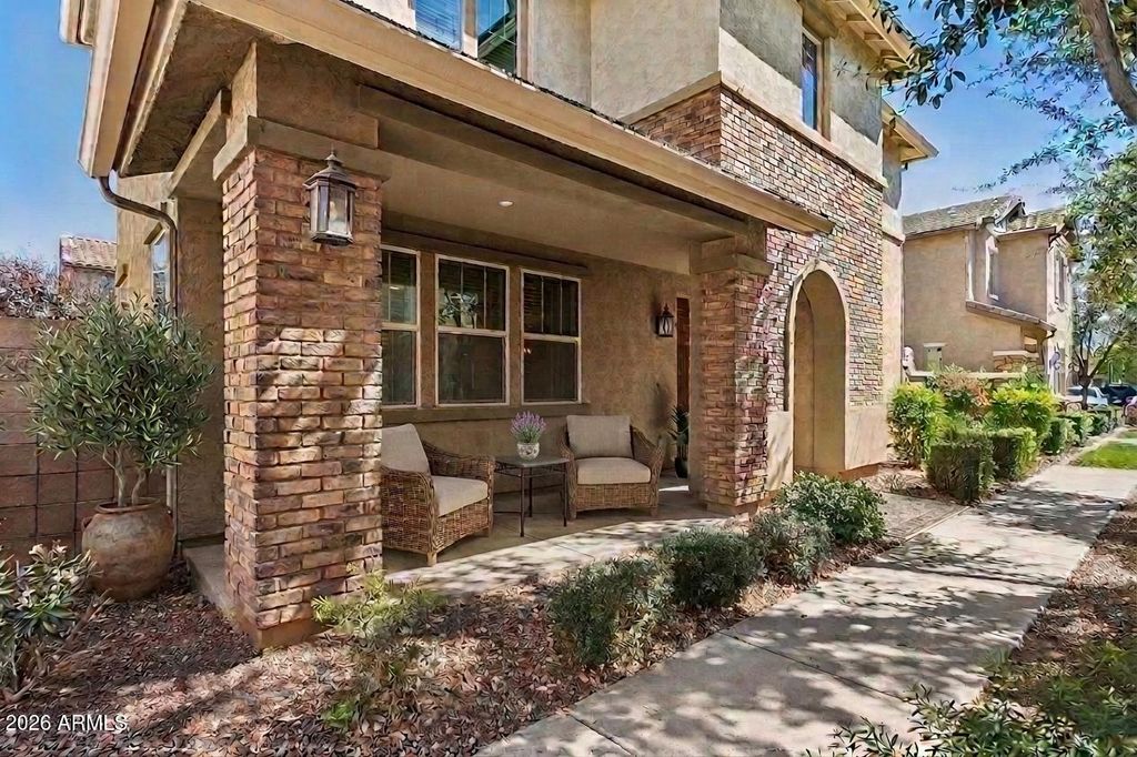 Photo of 922 S Agnes Lane, Gilbert, AZ 85296 (MLS # 7004090)