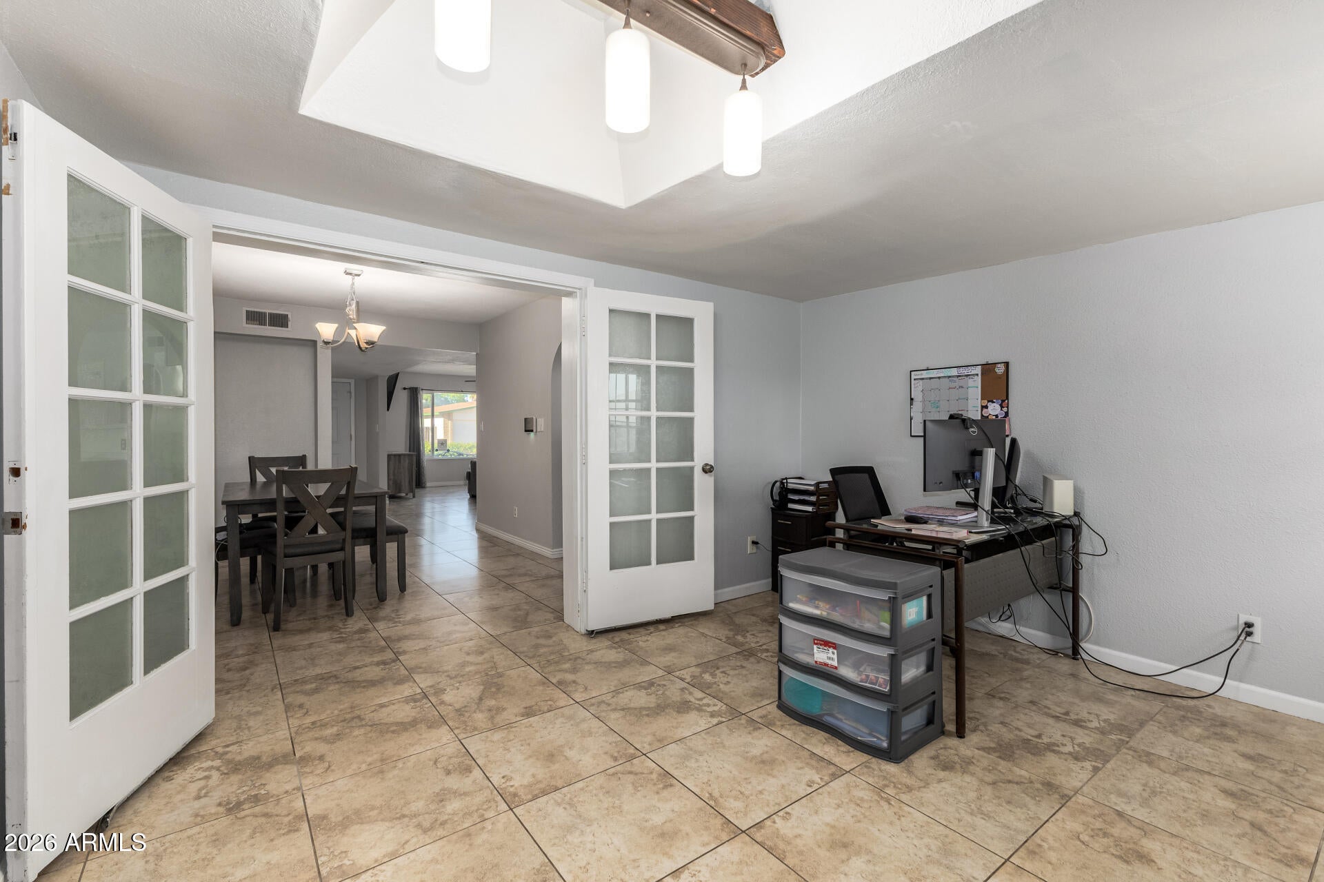 4419 W VOGEL Avenue