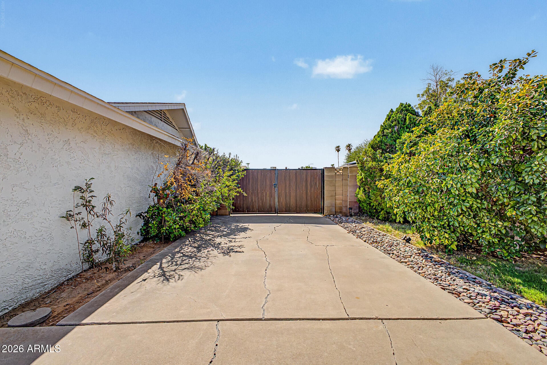 1326 S SPUR --