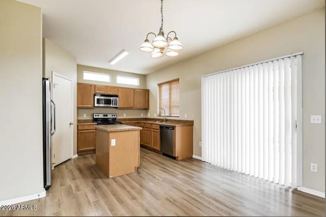 4283 E BAYLOR Lane