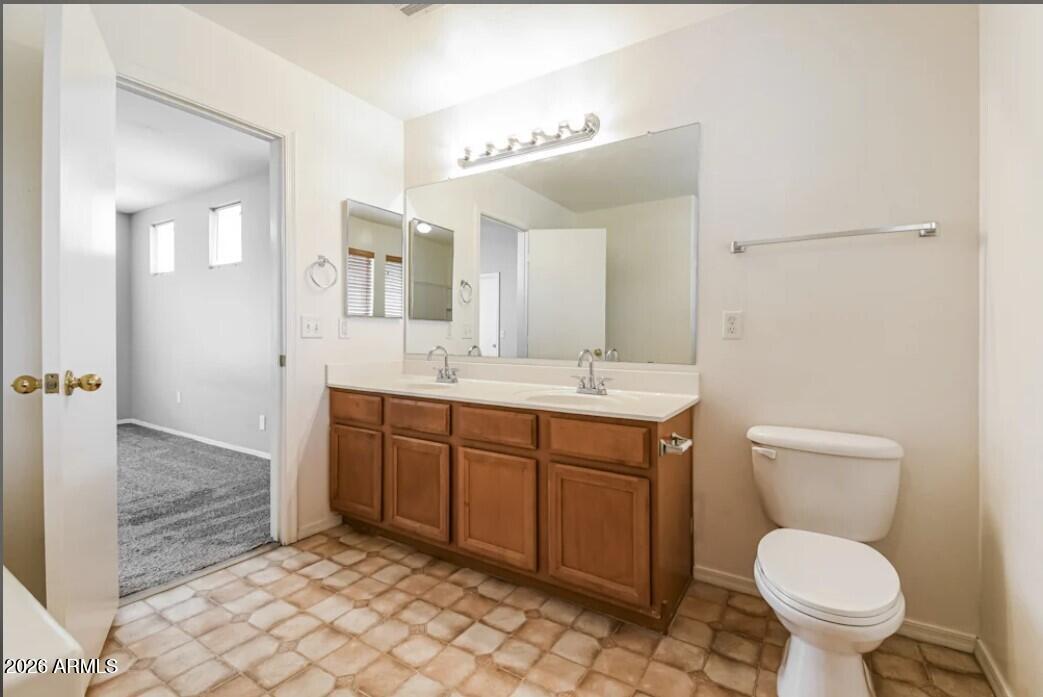 4283 E BAYLOR Lane