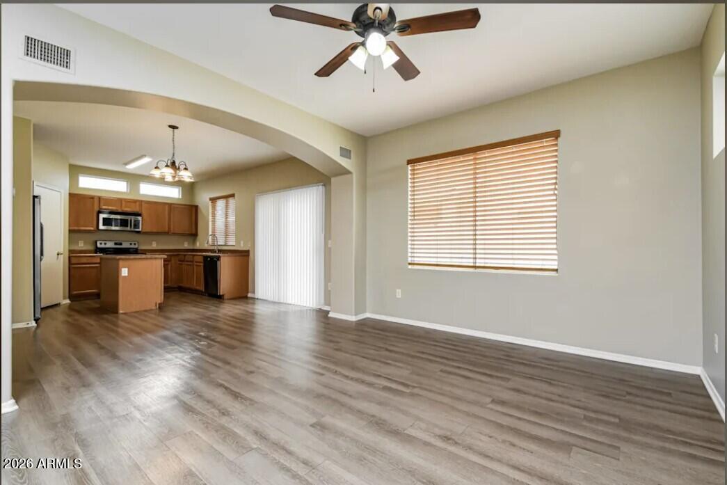 4283 E BAYLOR Lane