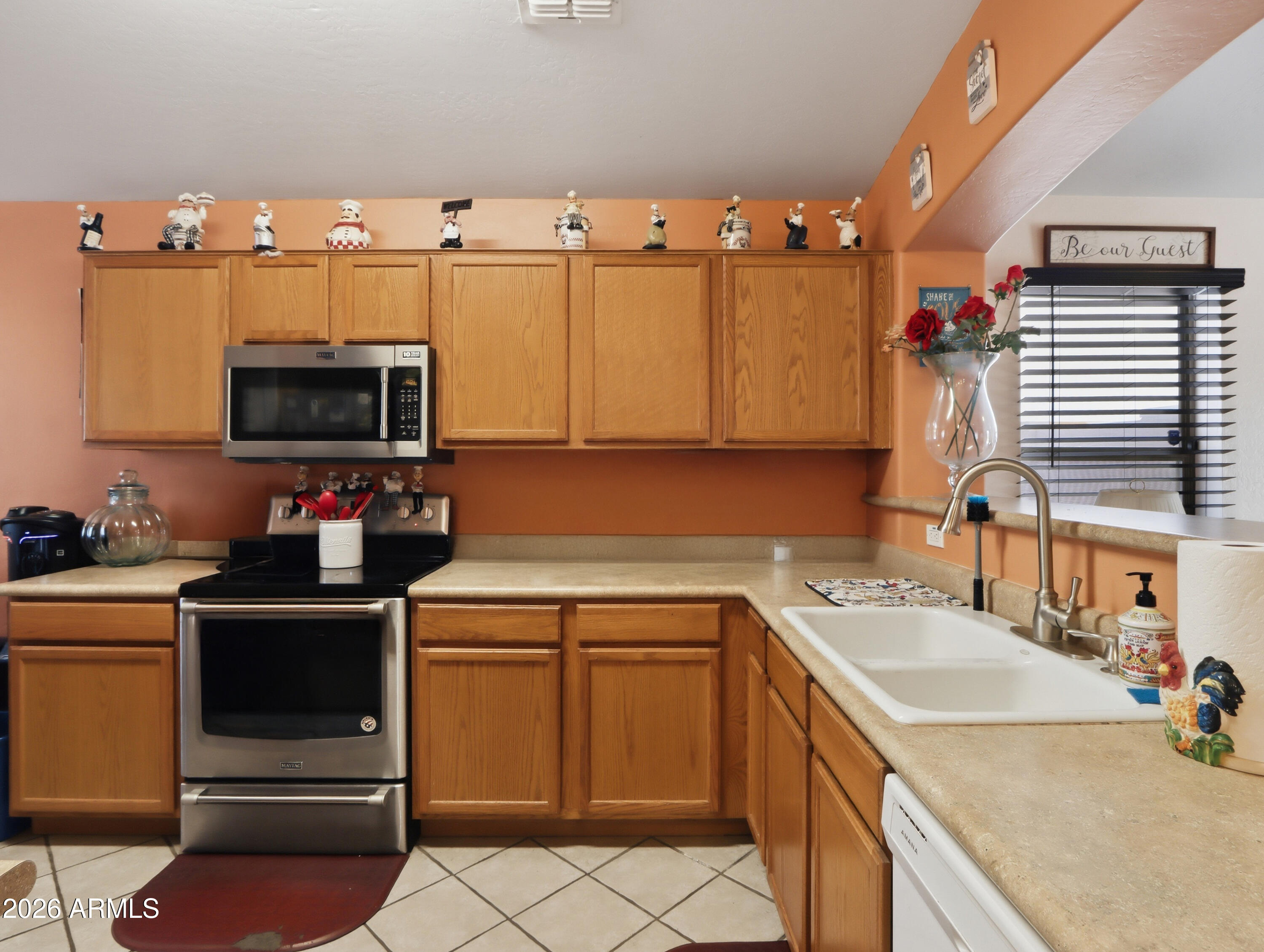 3315 W SUNLAND Avenue