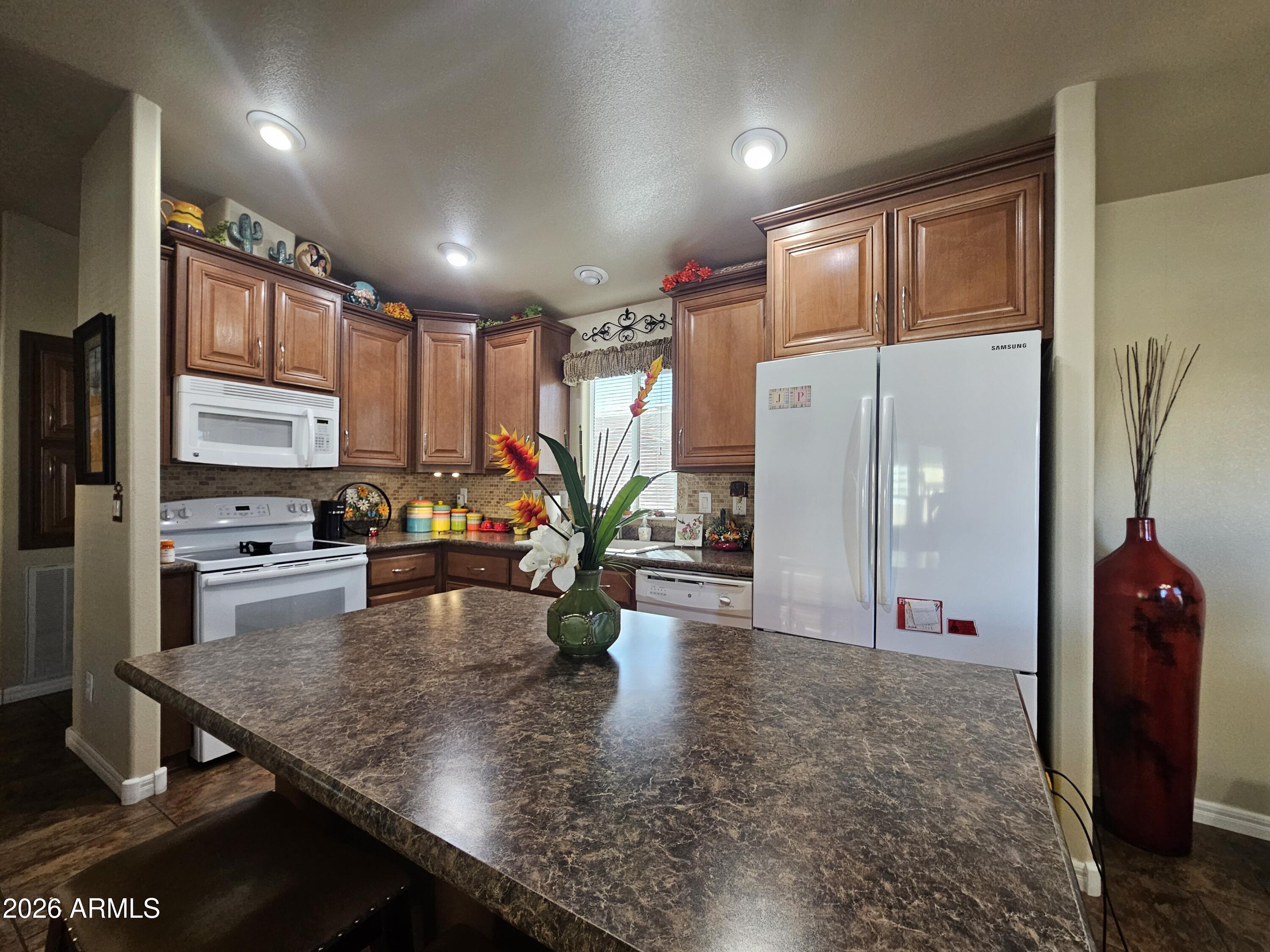 650 N Hawes Road 4010