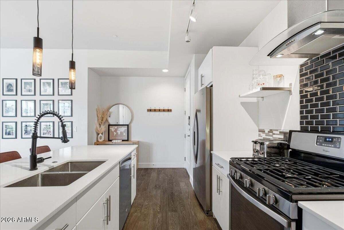 3131 N CENTRAL Avenue 4001