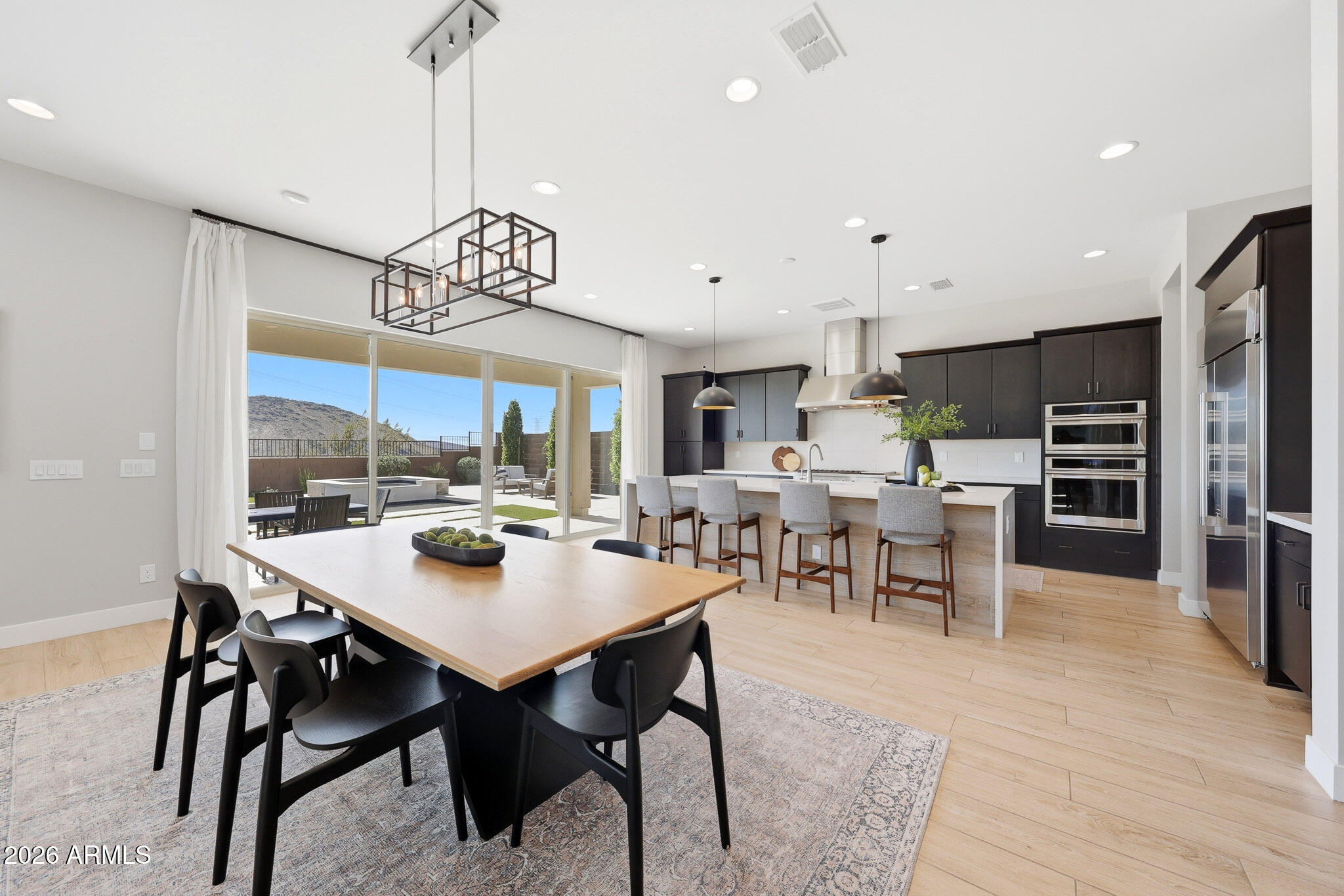 2209 E FALLEN LEAF Lane