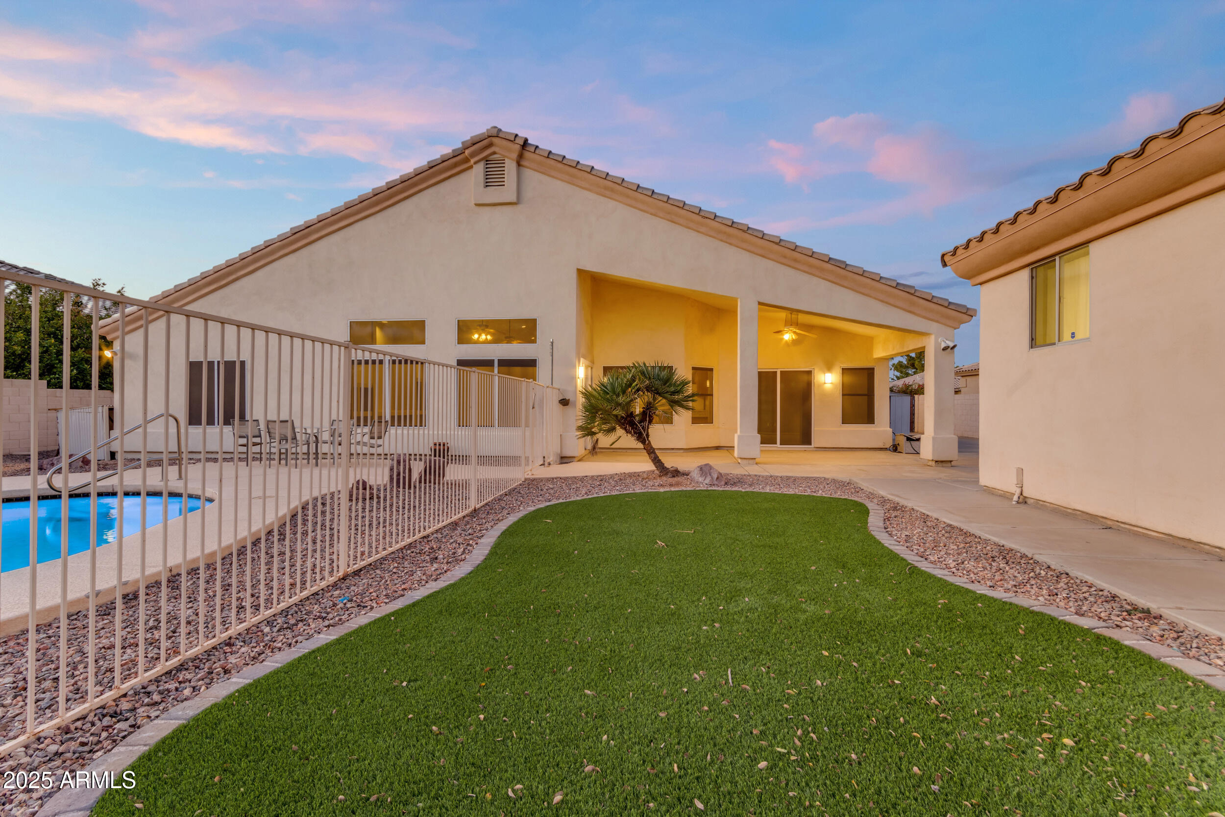 2069 E SIERRA MADRE Avenue