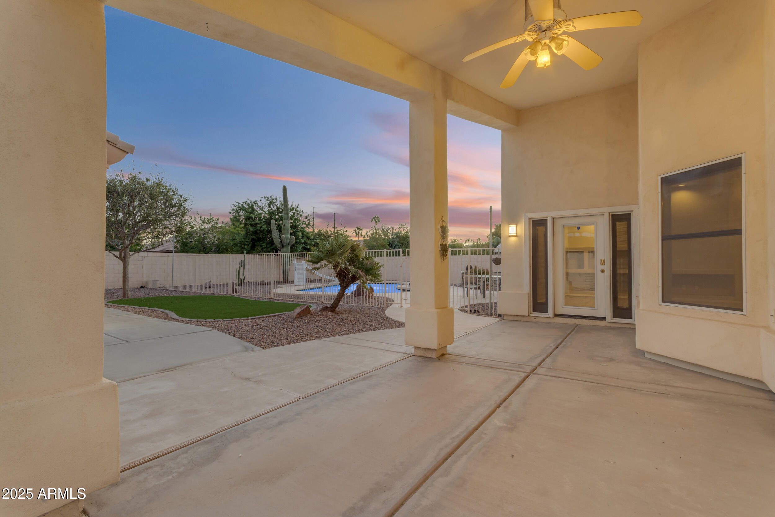 2069 E SIERRA MADRE Avenue