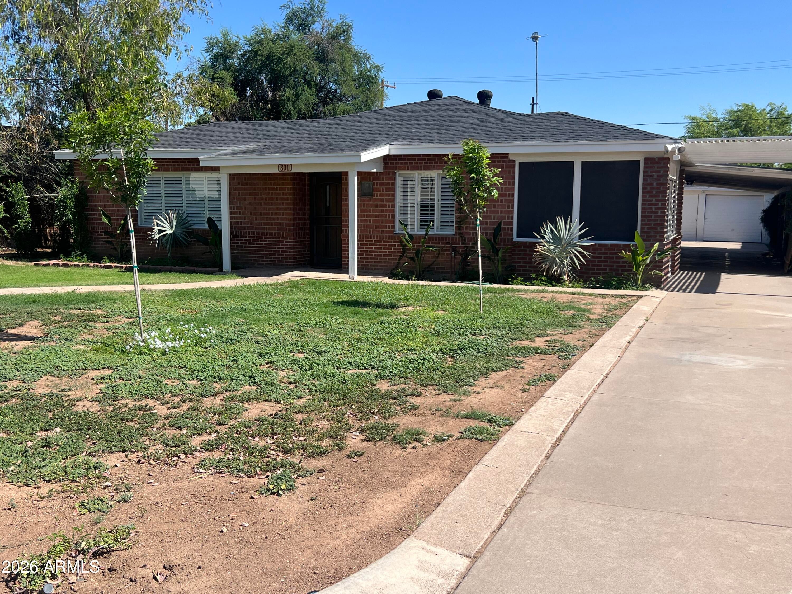 801 W Earll Drive