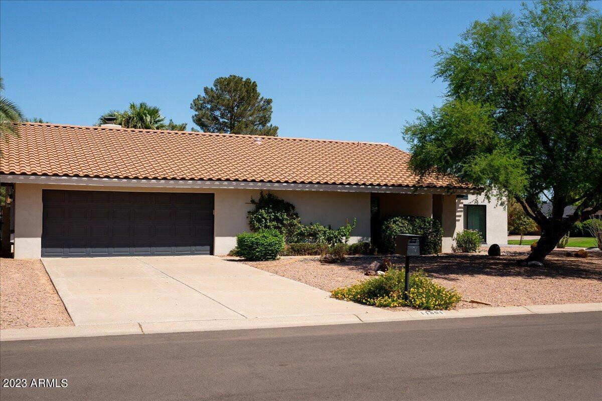 11601 N 50th Place