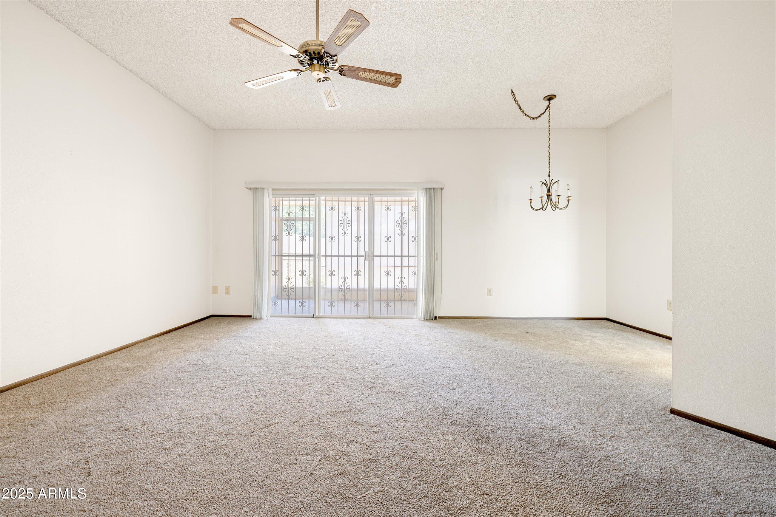 Homes 4 10468 W PALMERAS Drive