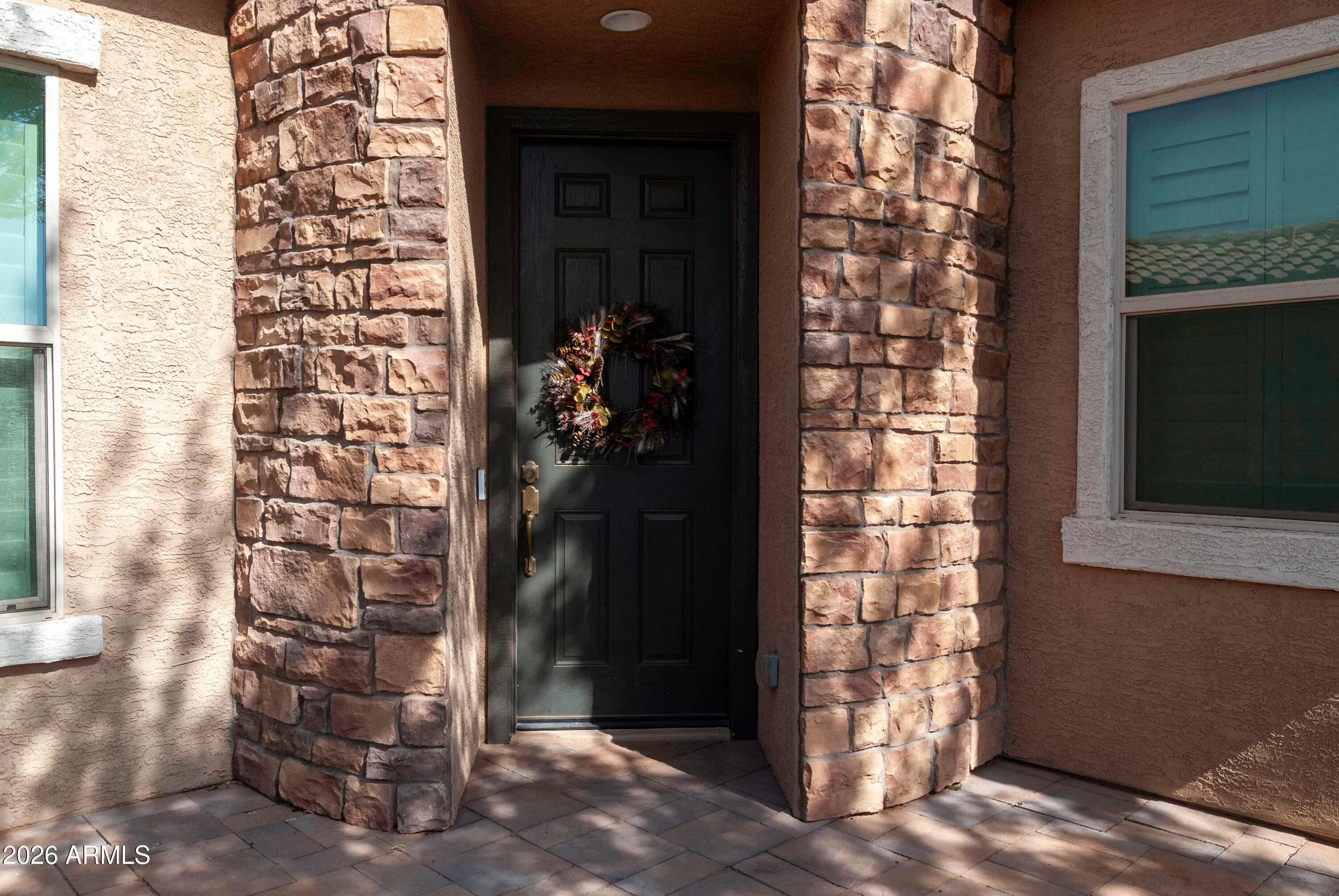 416 N QUESTA Trail