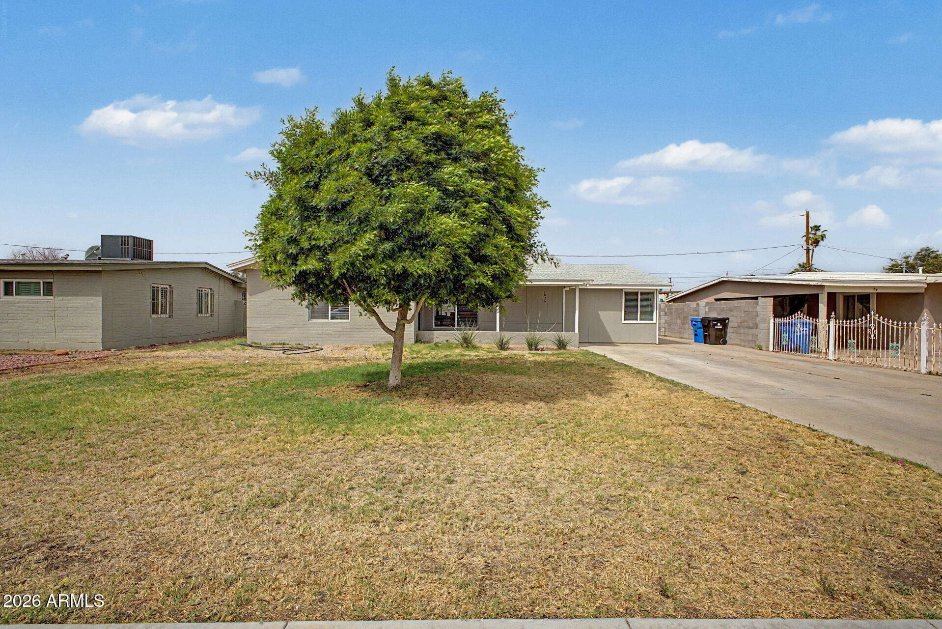 2026 W OREGON Avenue