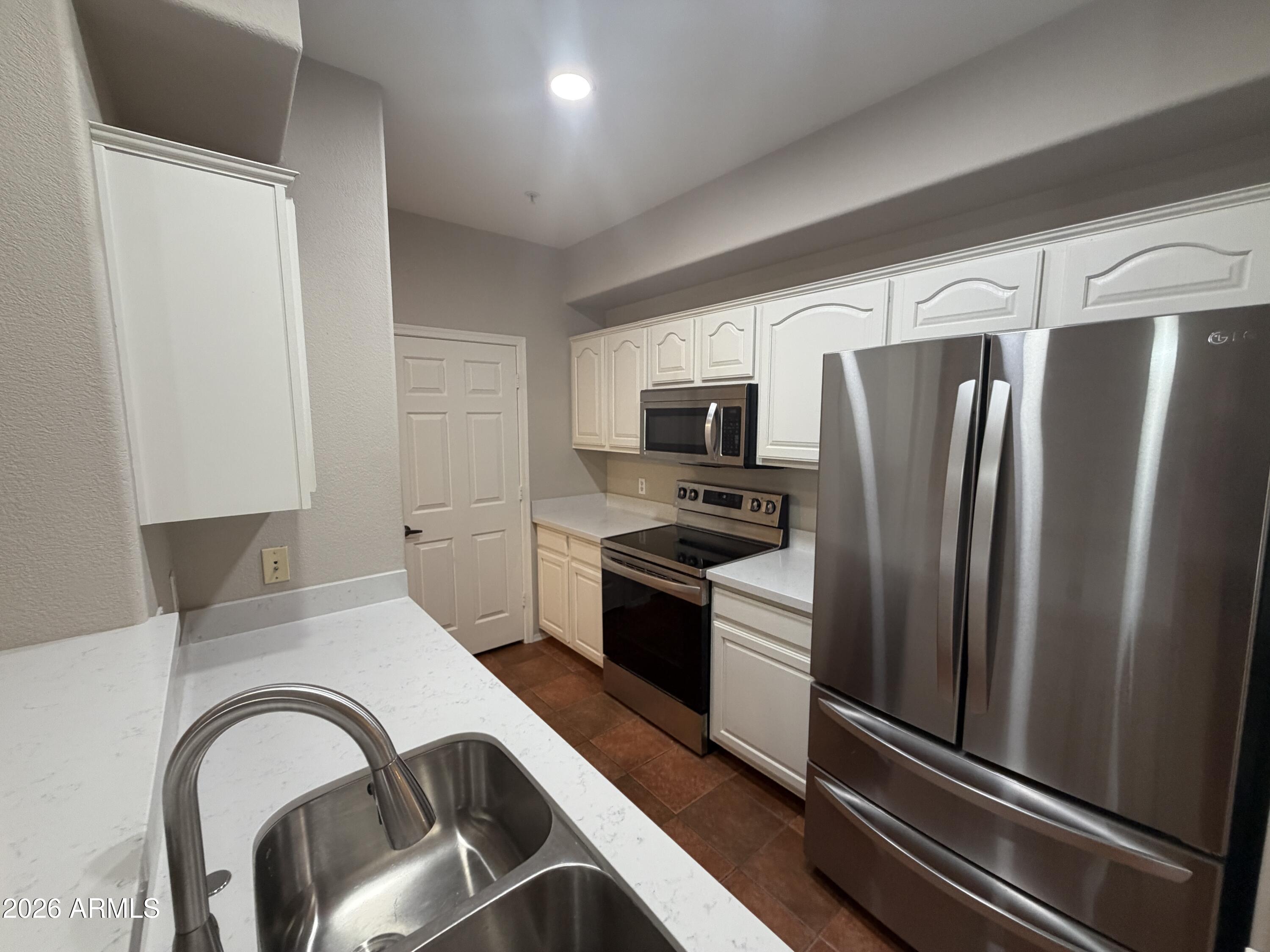 420 W 1st Street 221
