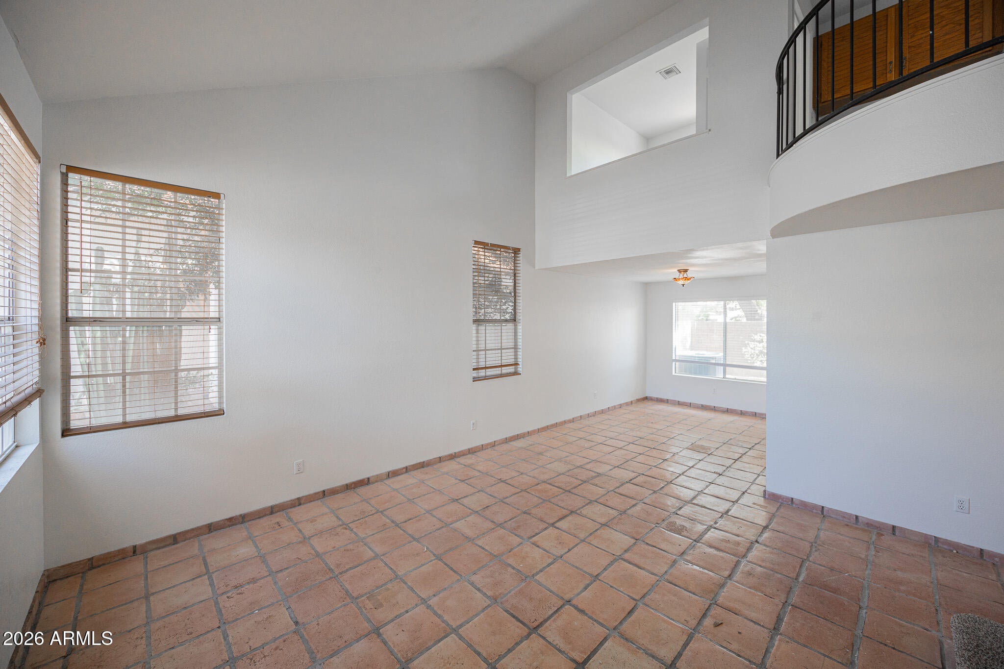489 W CARMEN Street