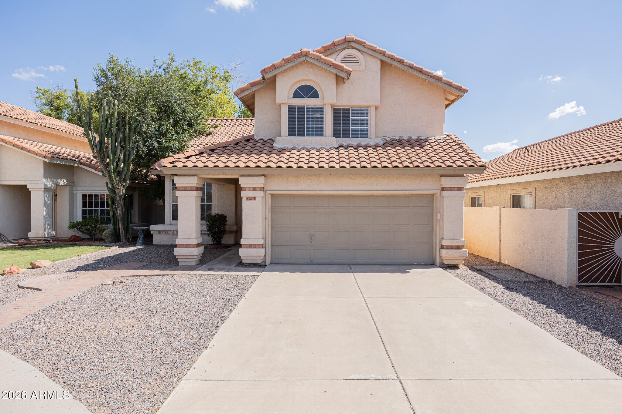 489 W CARMEN Street