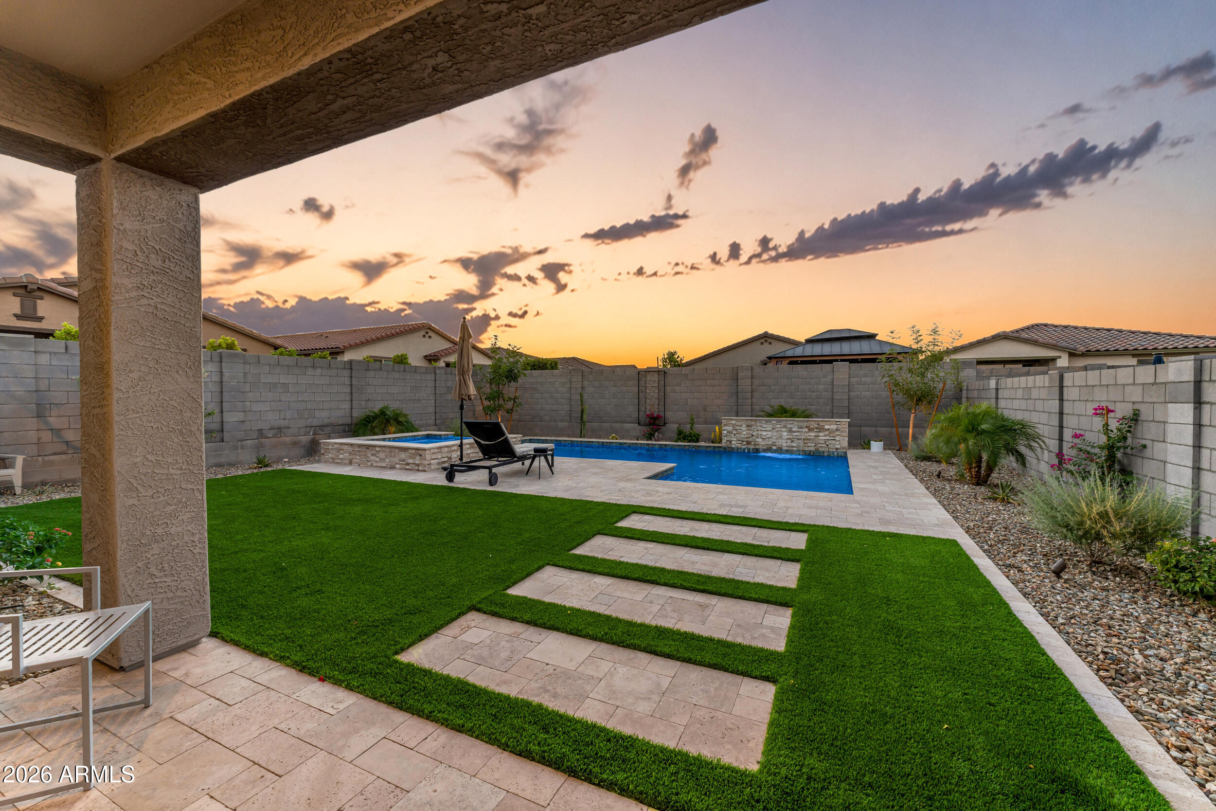 19326 W BADGETT Lane