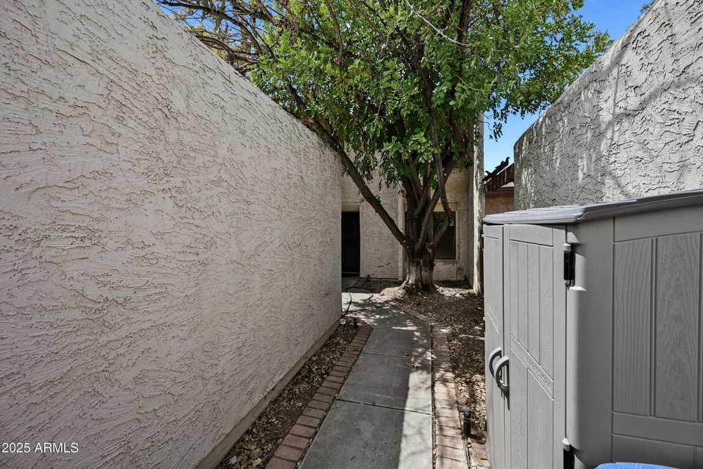 Photo of 1916 S River Drive, Tempe, AZ 85281 (MLS # 6912151)