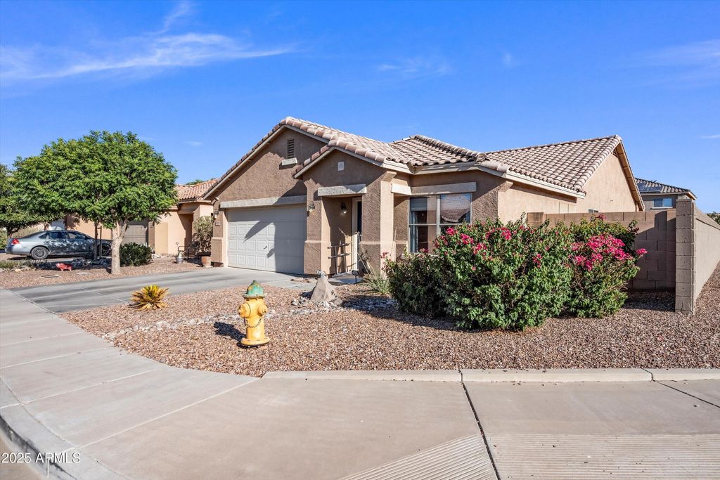 Photo of 671 W Jahns Court, Casa Grande, AZ 85122 (MLS # 6887088)