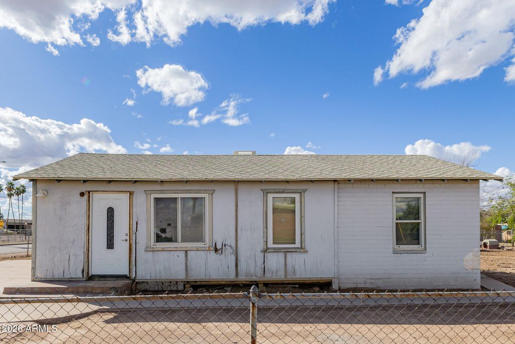 Photo of 502 W Apache Street, Phoenix, AZ 85003 (MLS # 6986252)