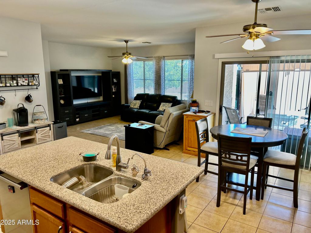Photo of 10 N Agua Fria Lane, Casa Grande, AZ 85194 (MLS # 6916910)