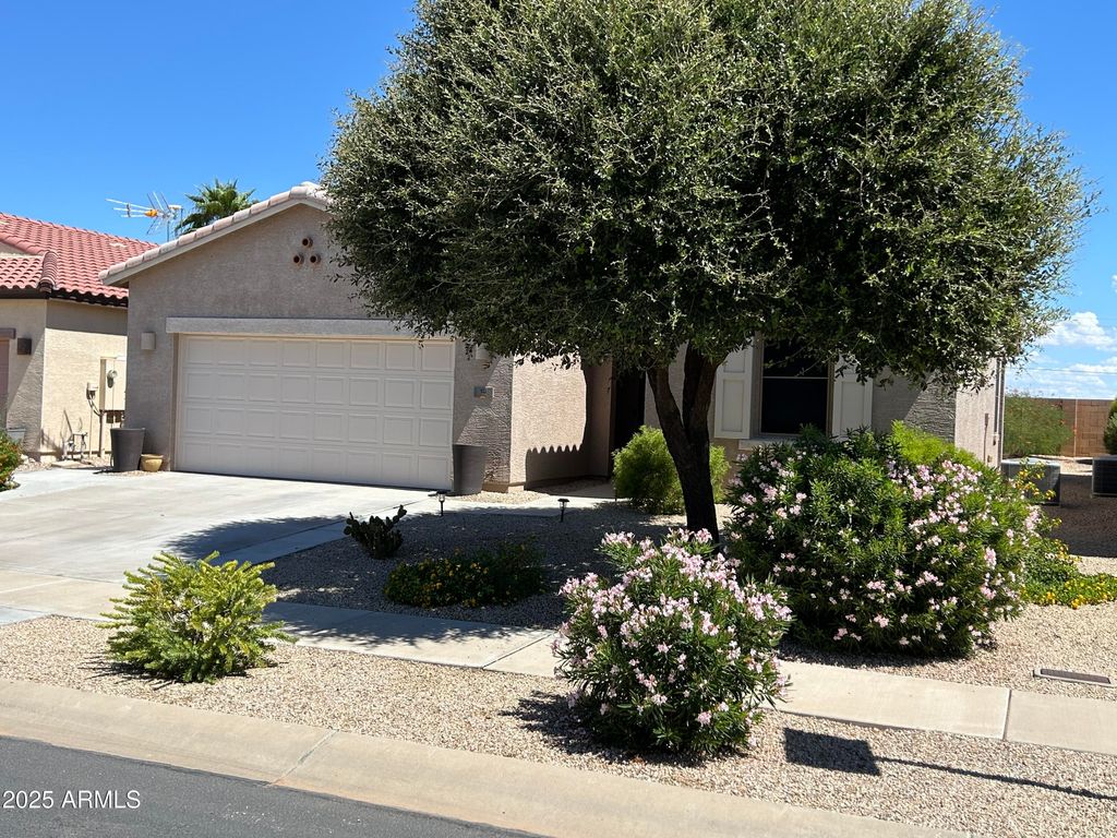 Photo of 10 N Agua Fria Lane, Casa Grande, AZ 85194 (MLS # 6916910)