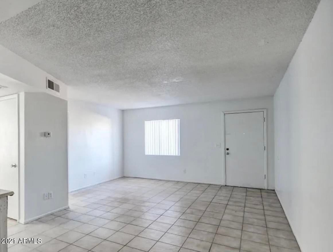1709 W Mountain View Road 203