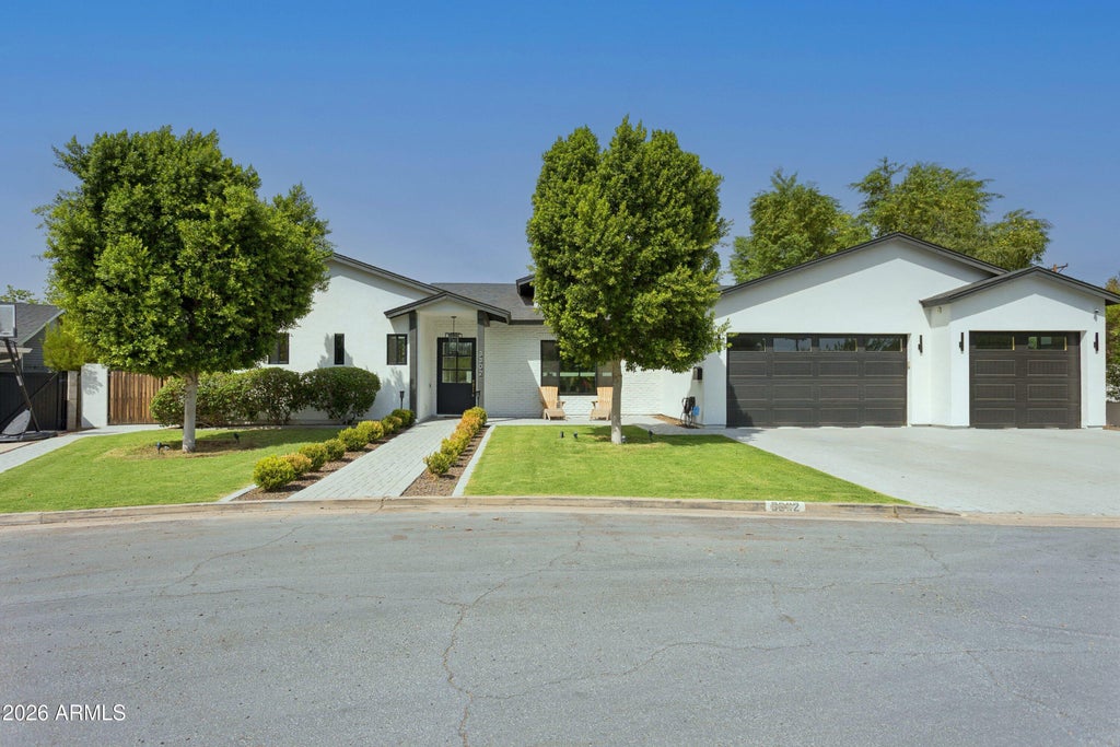 Photo of 3302 N 51st Street, Phoenix, AZ 85018 (MLS # 7072985)