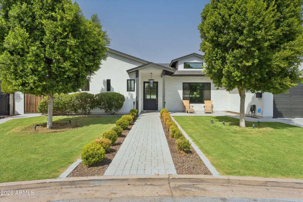 Photo of 3302 N 51st Street, Phoenix, AZ 85018 (MLS # 7072985)
