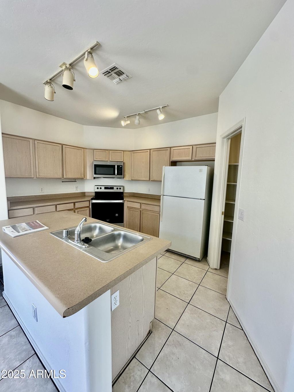 Photo of 1061 E Susan Lane, Tempe, AZ 85288 (MLS # 6890465)