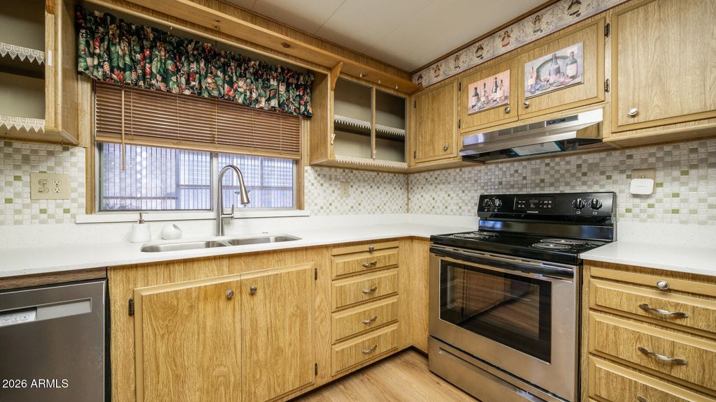 Photo of 7300 N 51st Avenue #G124, Glendale, AZ 85301 (MLS # 6973468)