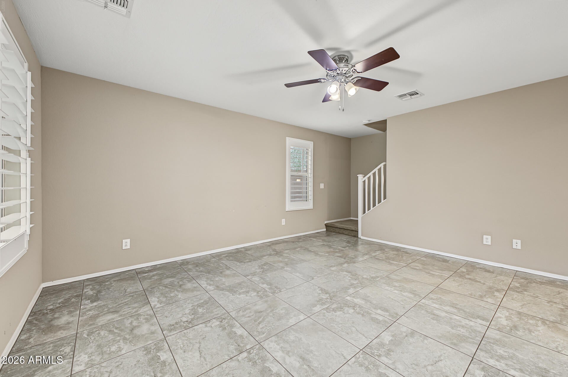 2552 E VERMONT Drive