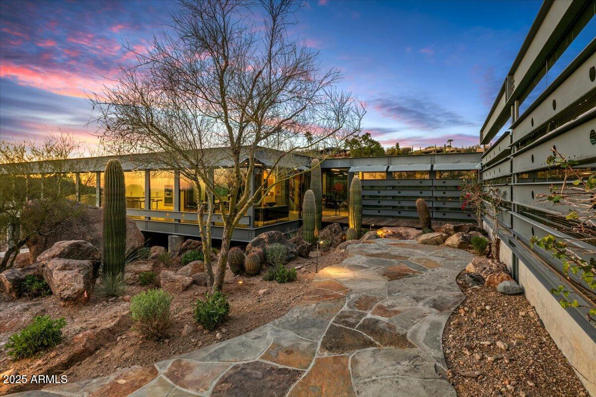 7686 E STAGECOACH PASS Road