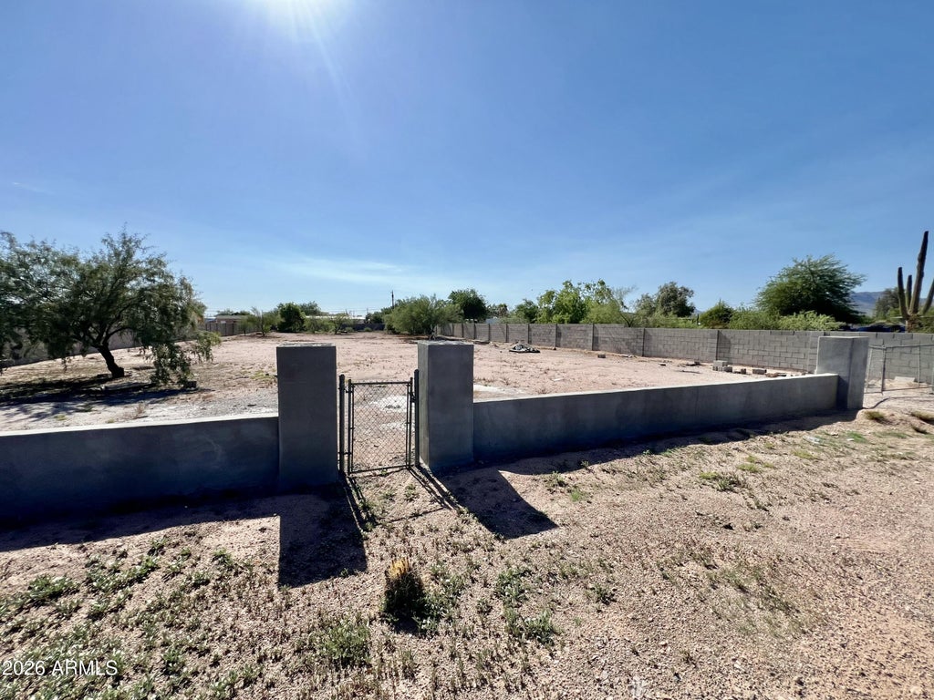 Photo of 412 N Ironwood Drive #17, Apache Junction, AZ 85120 (MLS # 7061980)