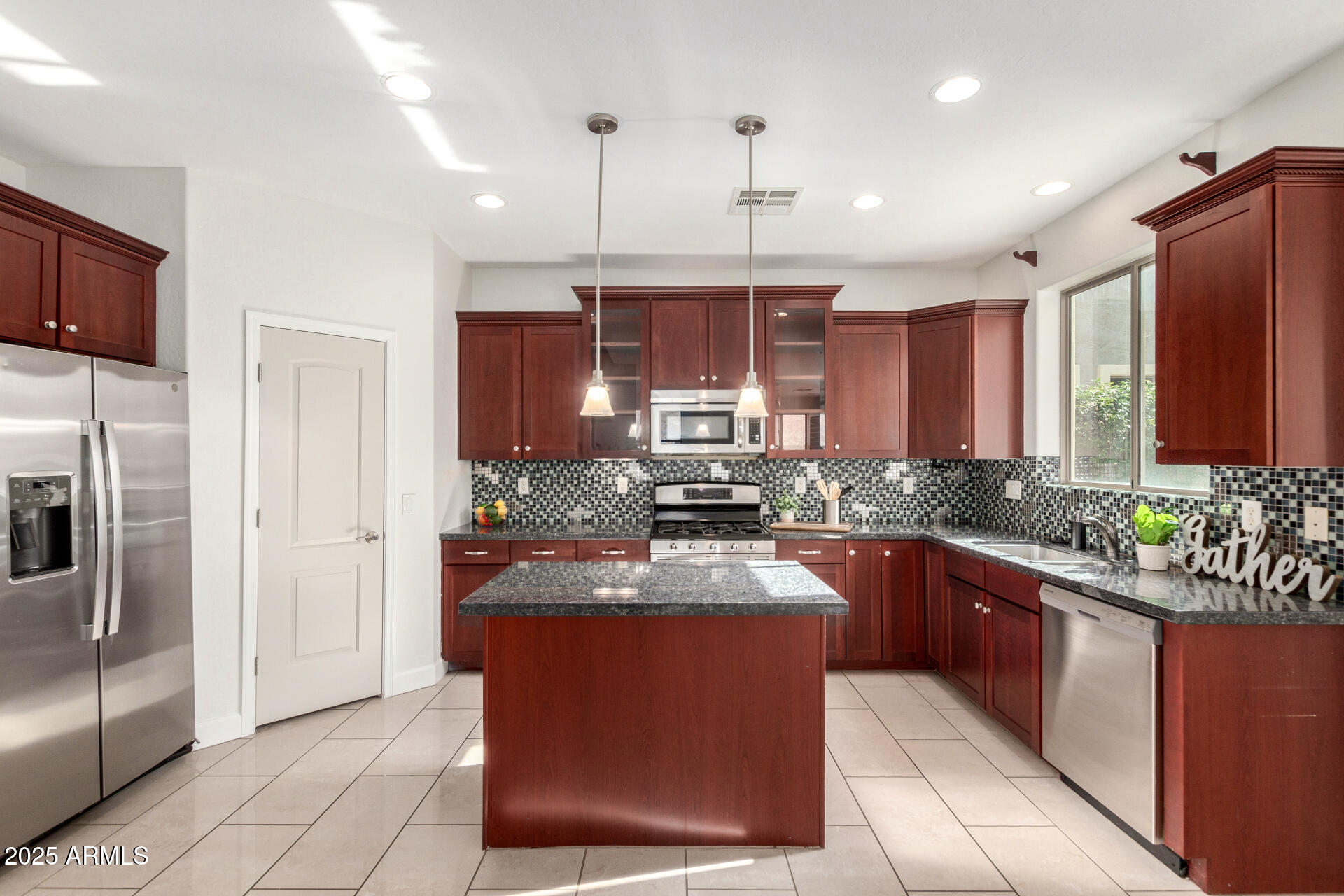 1550 S CHAPARRAL Boulevard
