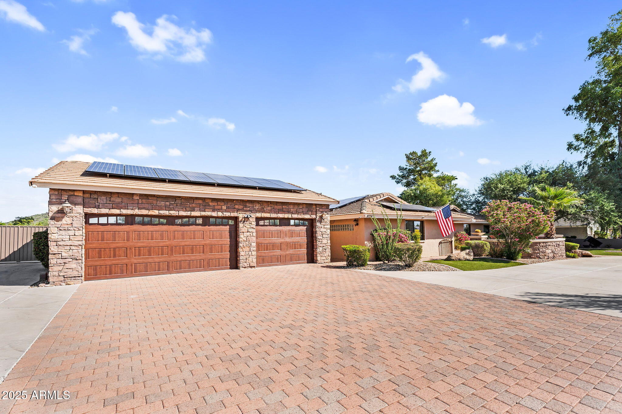 4728 W SAGUARO PARK Lane