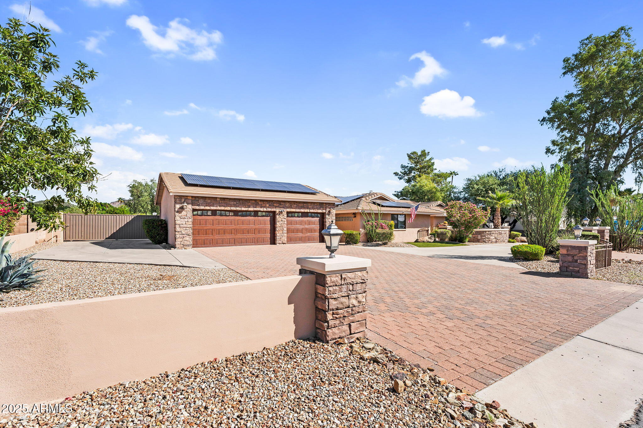 4728 W SAGUARO PARK Lane