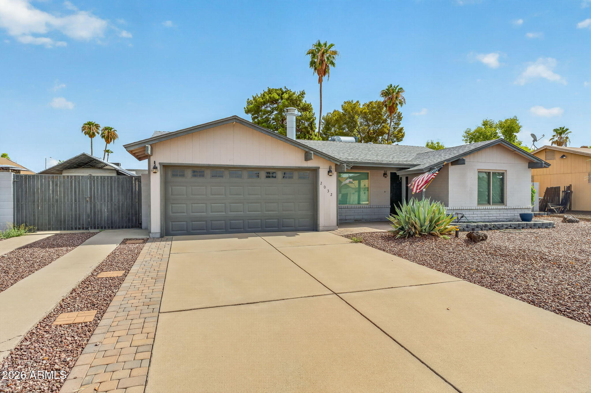 2032 W Meadow Drive