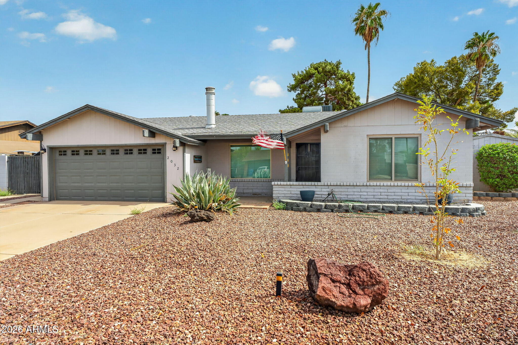 2032 W Meadow Drive