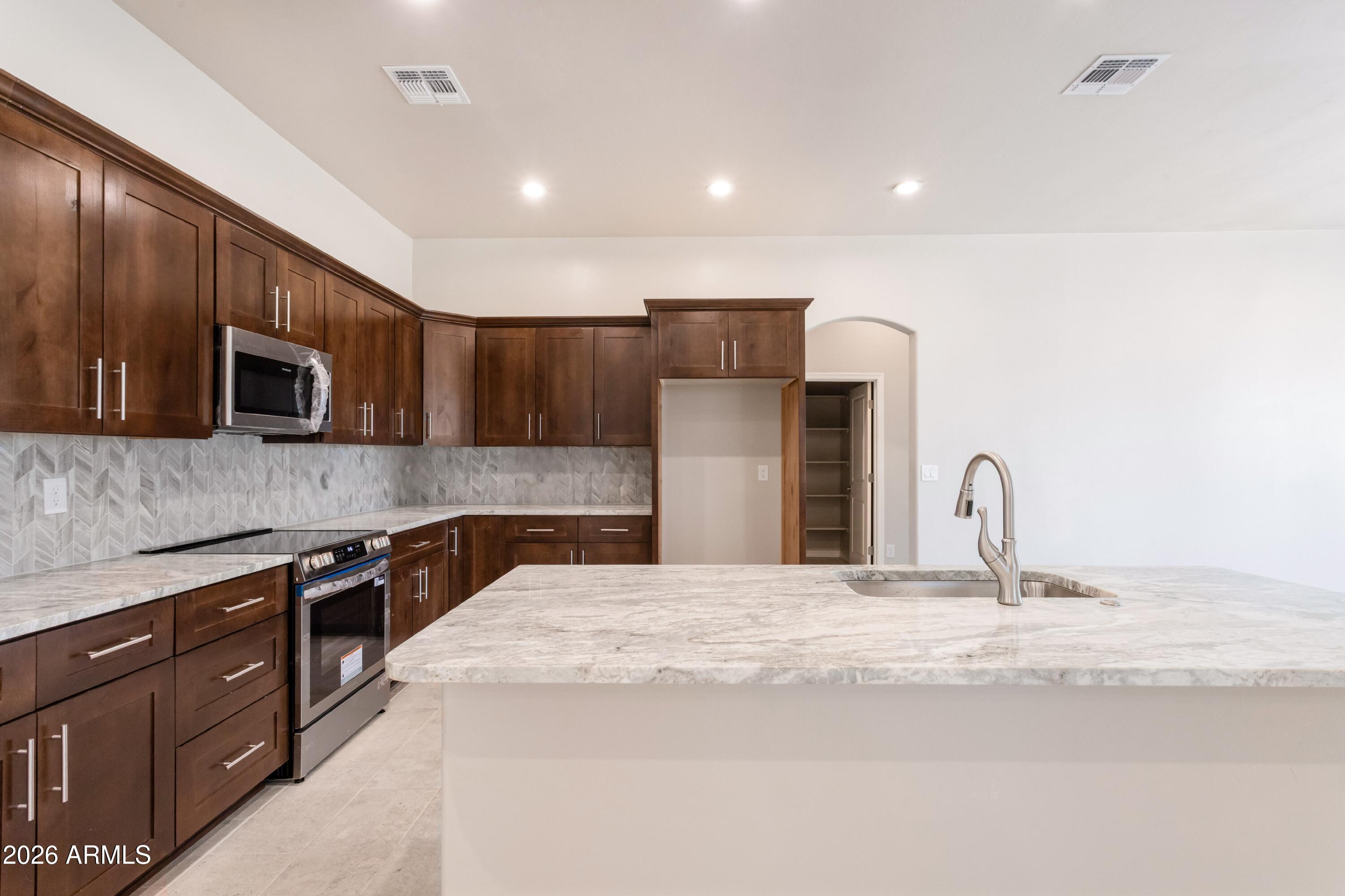 THE OAKS - Residential