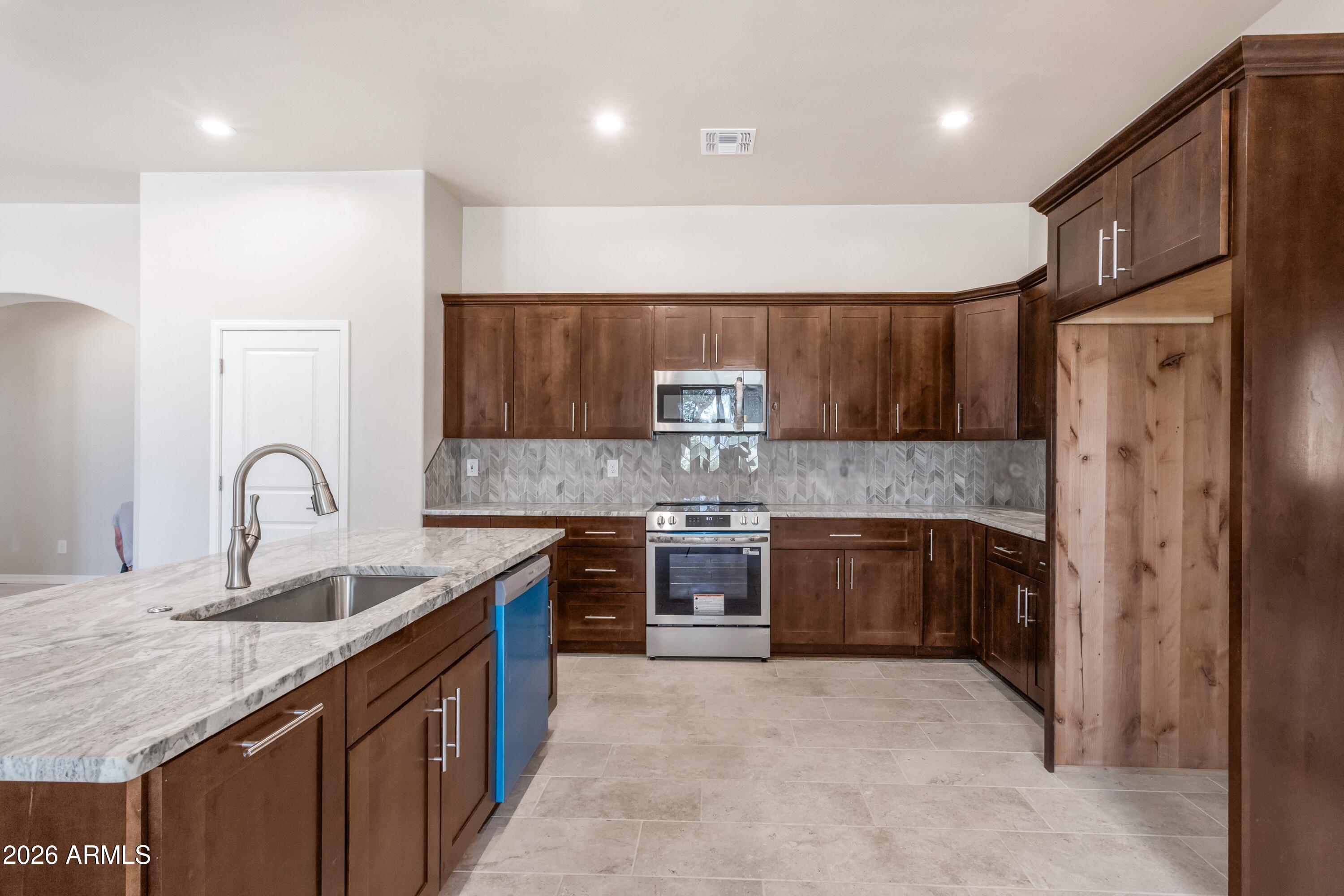 THE OAKS - Residential