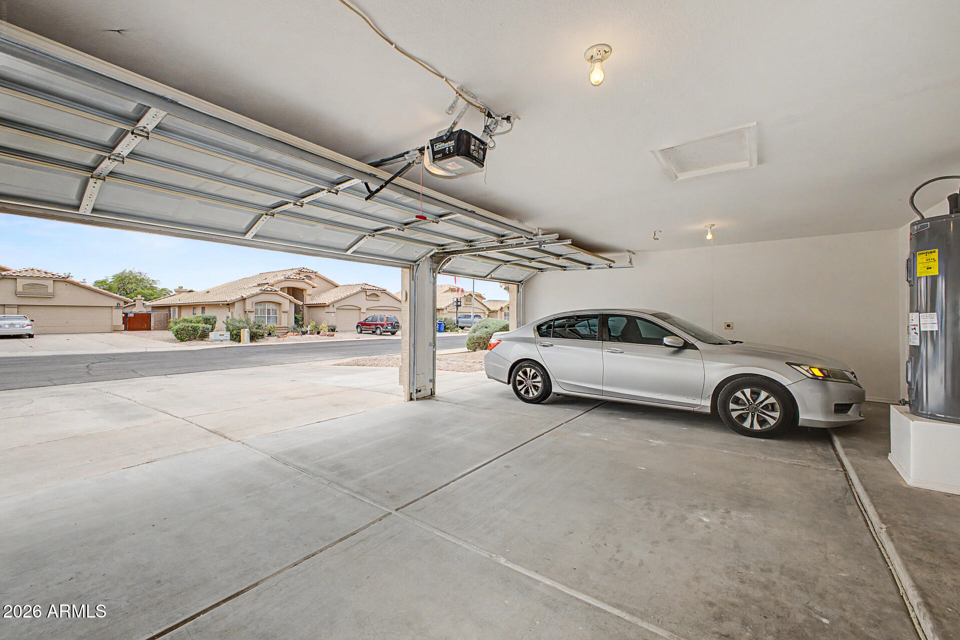 446 W MENDOZA Circle