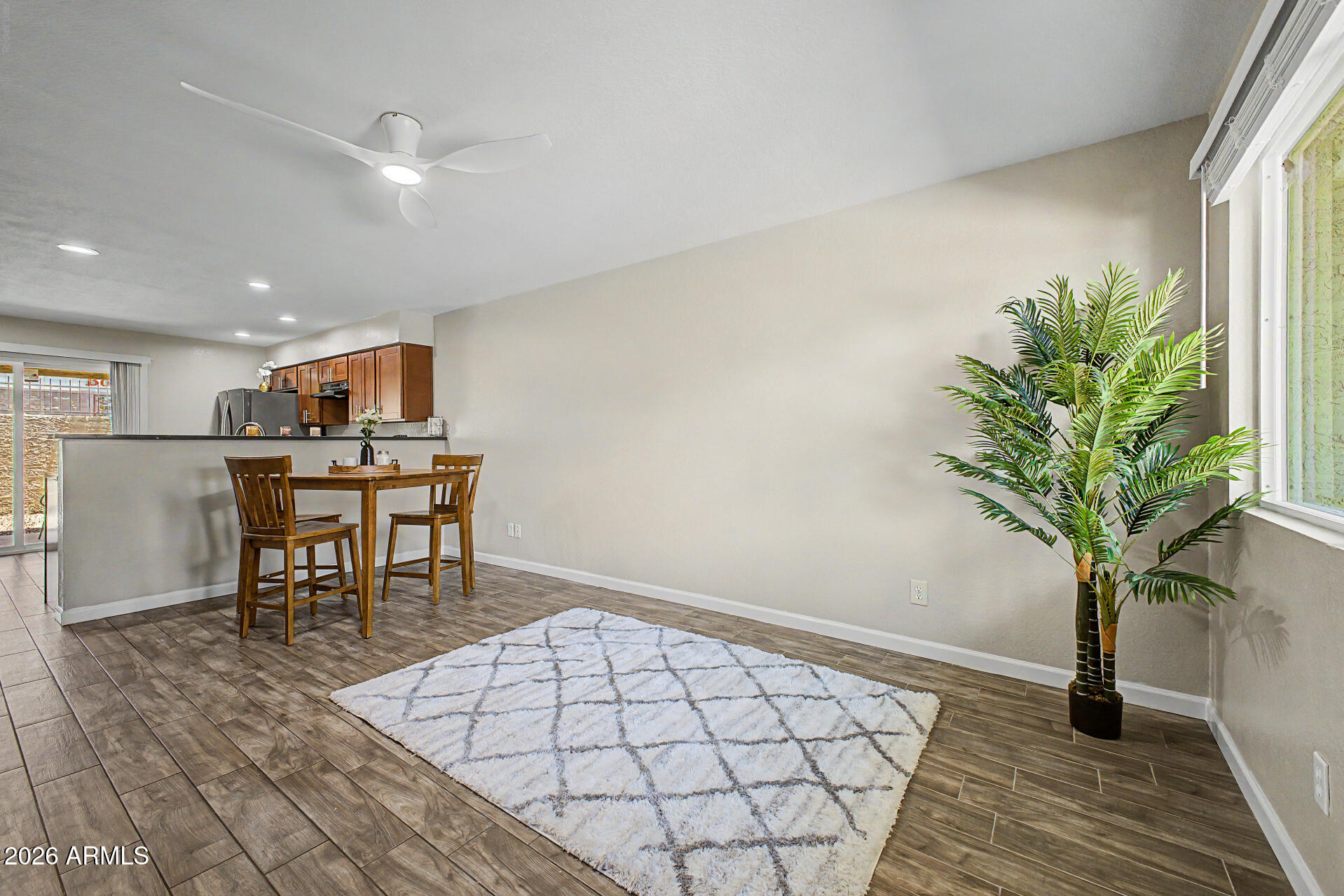 510 W UNIVERSITY Drive 102