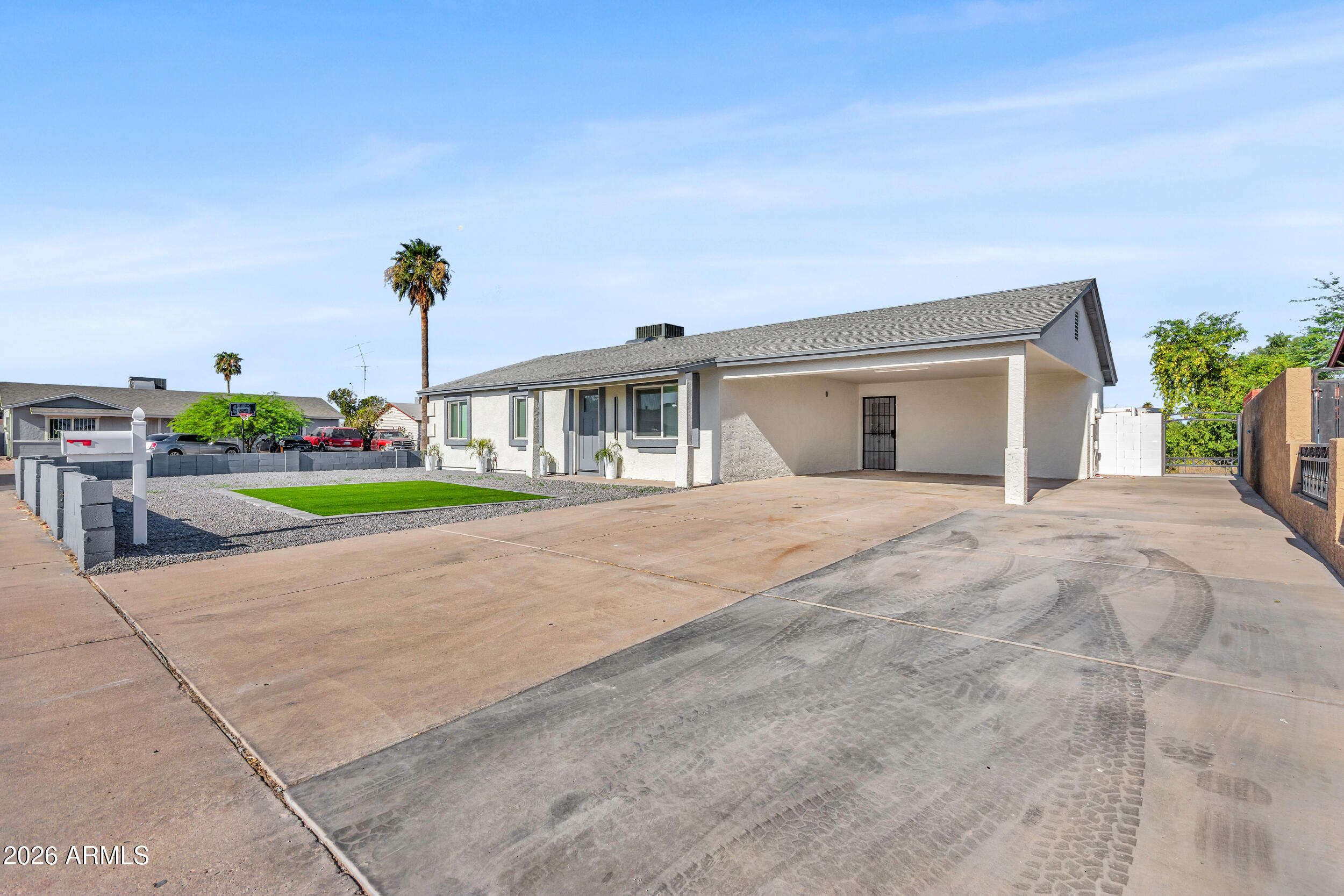 2216 N 68TH Drive