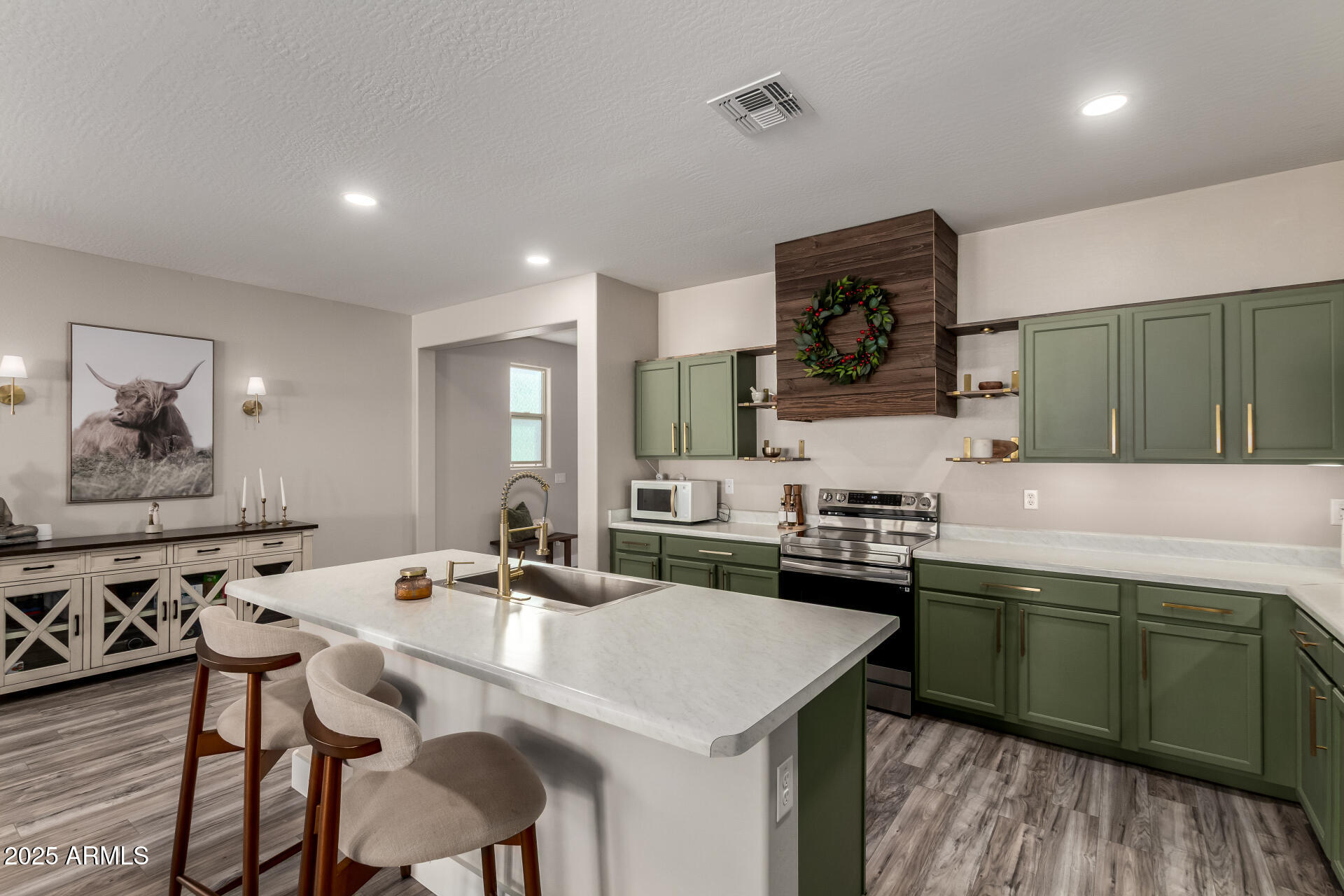 25650 W EUCLID Avenue