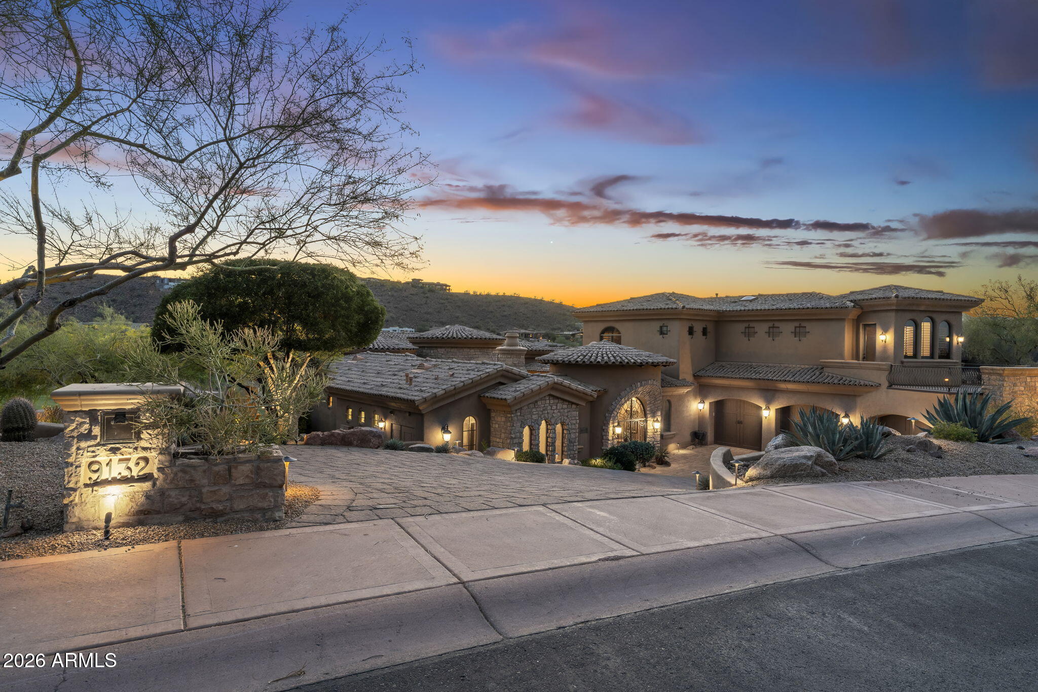 9132 N HORIZON Trail