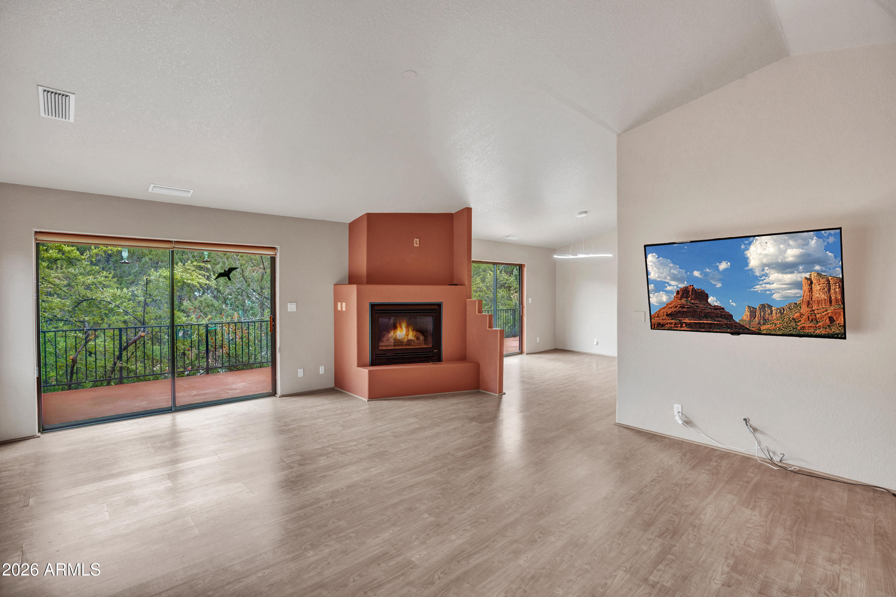 2256 ROADRUNNER Road